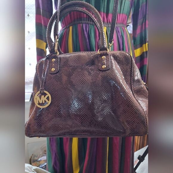 Michael Kors Large Duffle Purse Snake Embossed Leather Purple/Gold Hardware - Picture 1 of 16